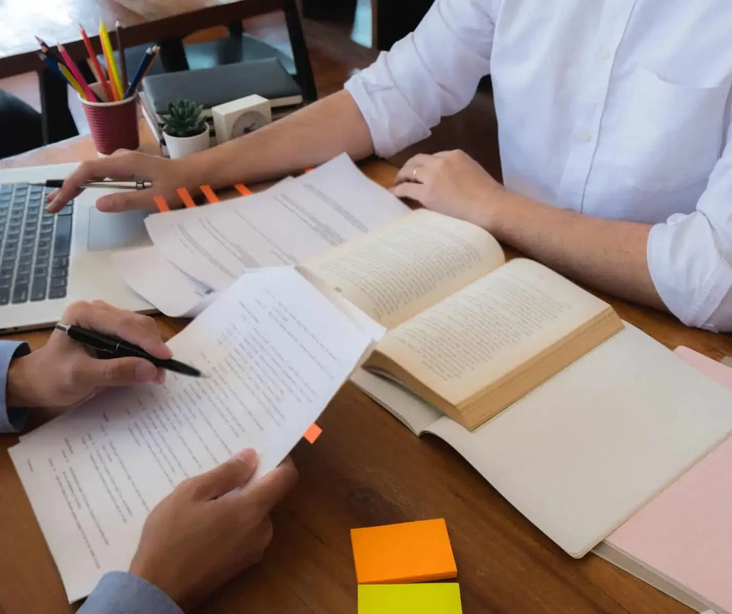 se faire certifier iso 14001 -ordinateur et document - capcert